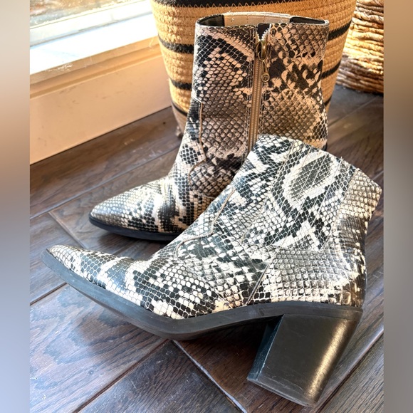 Blondo waterproof side zip boots - Picture 2 of 8